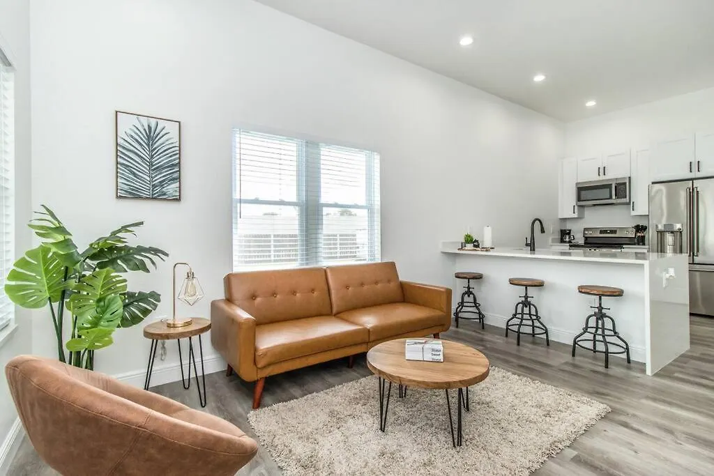 Cheerful 2-Bedroom Home With Free Parking/Wi-Fi Tampa 0*,  USA