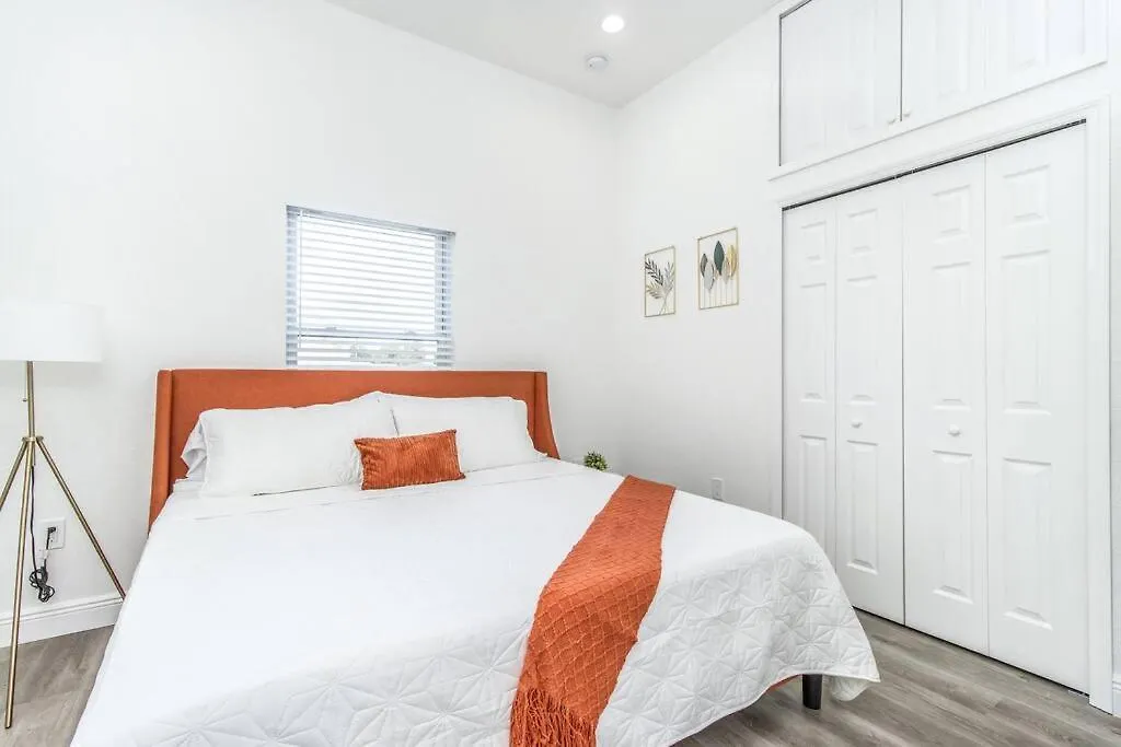 Cheerful 2-Bedroom Home With Free Parking/Wi-Fi Tampa Prázdninový dům